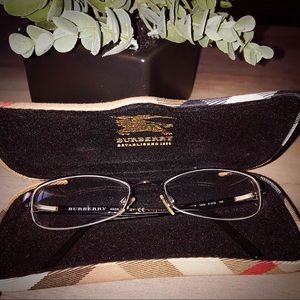 Burberry sleek studded glasses